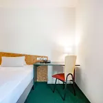Quality Hotell 3*